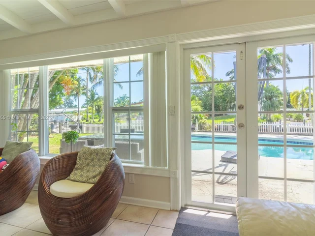 2612 Tortugas Ln, Fort Lauderdale FL 33312