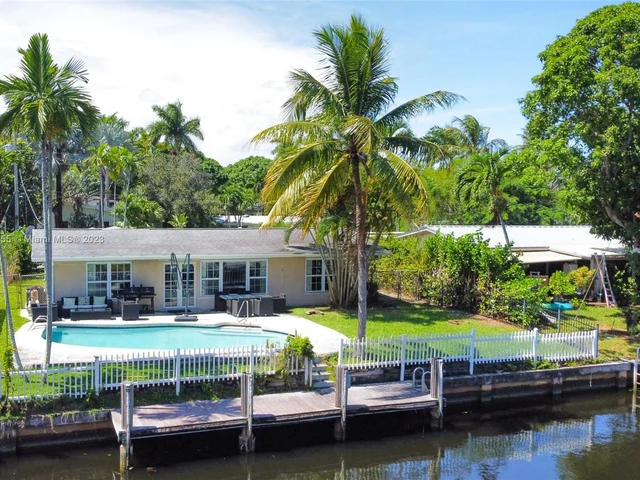 2612 Tortugas Ln, Fort Lauderdale FL 33312