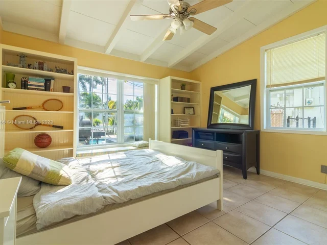 2612 Tortugas Ln, Fort Lauderdale FL 33312