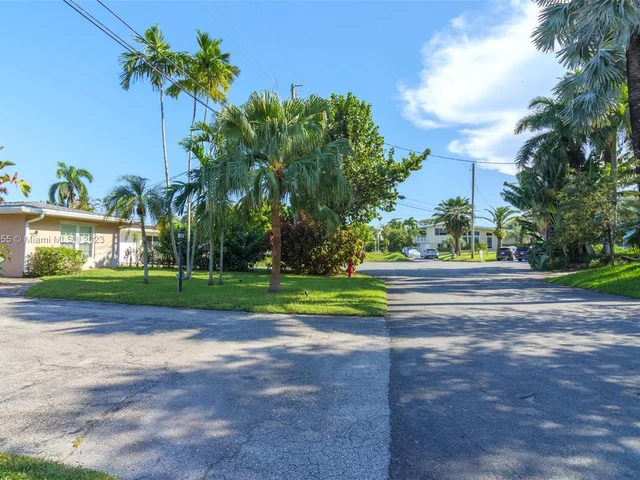 2612 Tortugas Ln, Fort Lauderdale FL 33312