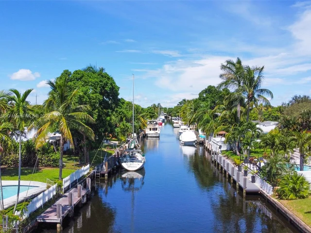 2612 Tortugas Ln, Fort Lauderdale FL 33312