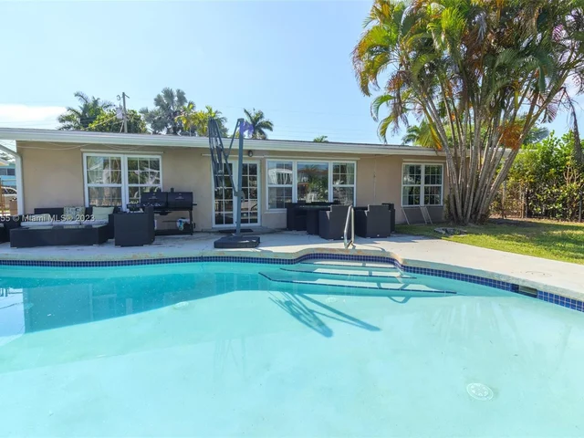 2612 Tortugas Ln, Fort Lauderdale FL 33312