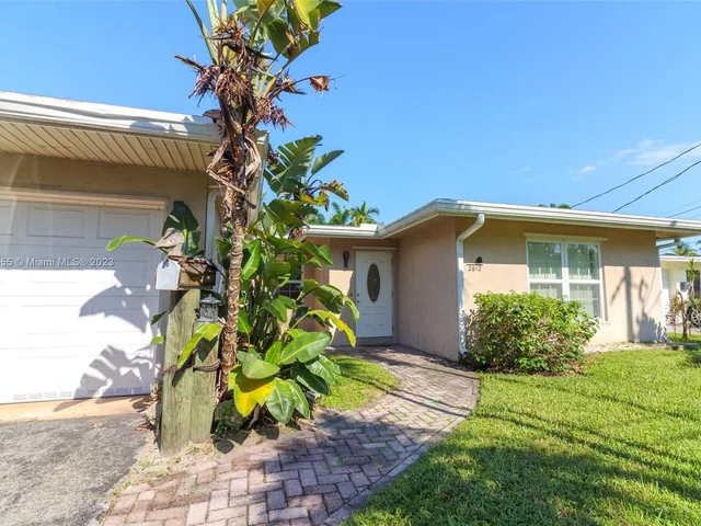 2612 Tortugas Ln, Fort Lauderdale FL 33312