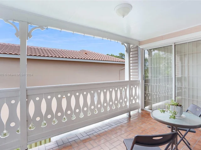 10521 Mahogany Key Cir # 207, Miami FL 33196