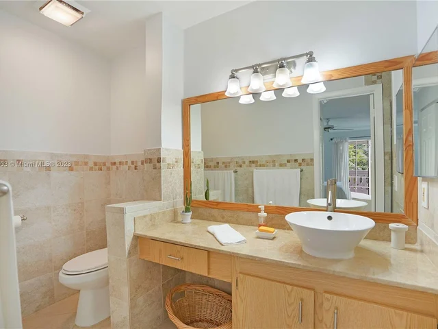 10521 Mahogany Key Cir # 207, Miami FL 33196