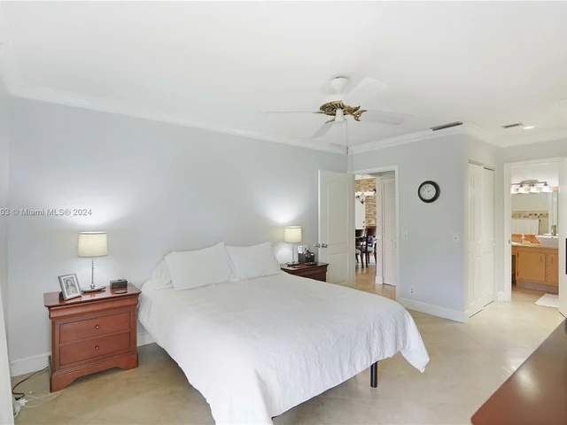 10521 Mahogany Key Cir # 207, Miami FL 33196