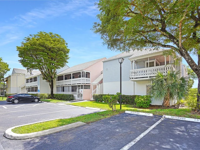 10521 Mahogany Key Cir # 207, Miami FL 33196