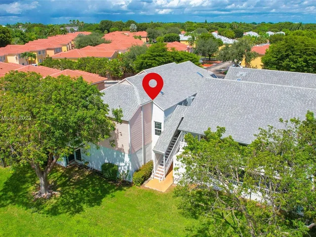 10521 Mahogany Key Cir # 207, Miami FL 33196