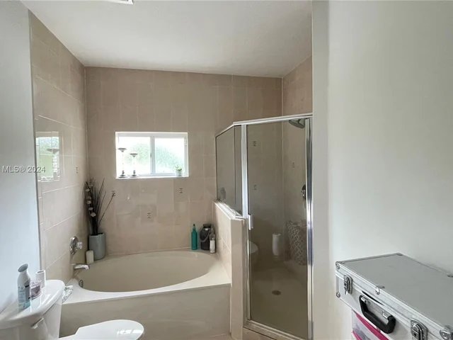 2914 NE 3rd Dr, Homestead FL 33033