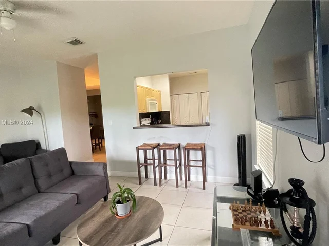 2914 NE 3rd Dr, Homestead FL 33033