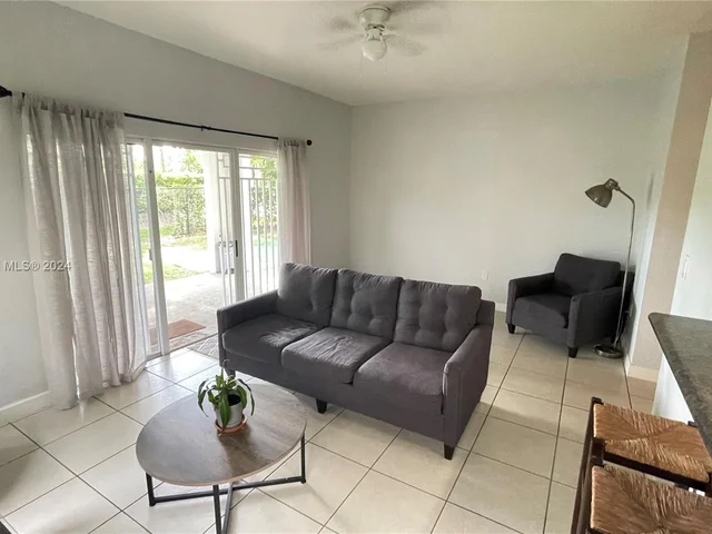 2914 NE 3rd Dr, Homestead FL 33033