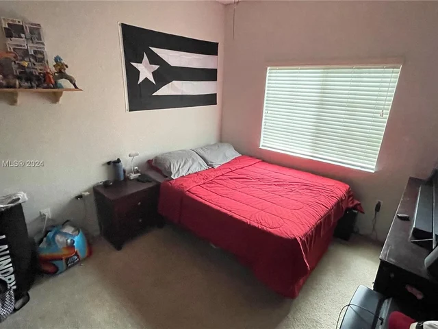 2914 NE 3rd Dr, Homestead FL 33033