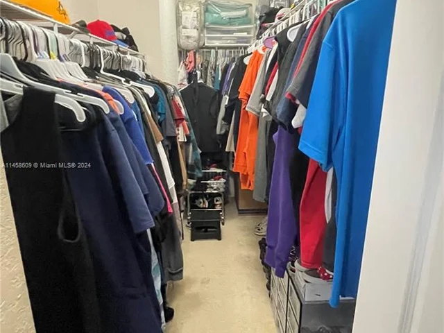 2914 NE 3rd Dr, Homestead FL 33033