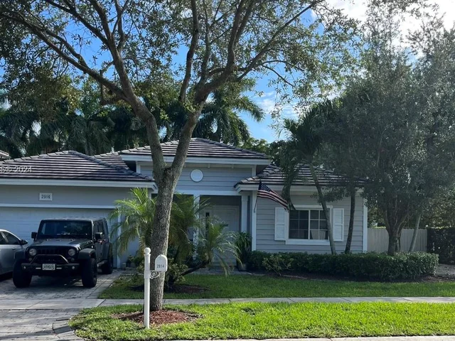 2914 NE 3rd Dr, Homestead FL 33033