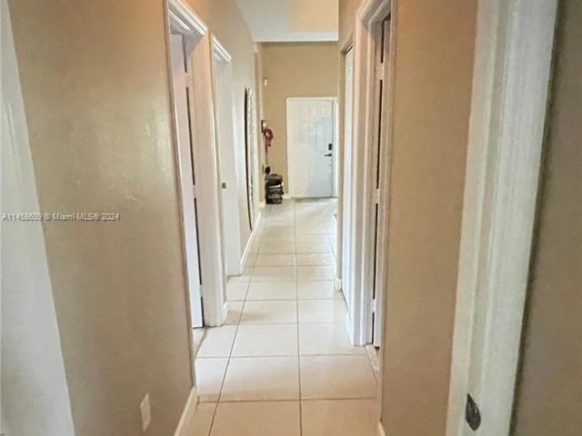 2914 NE 3rd Dr, Homestead FL 33033