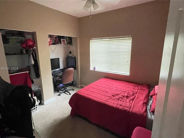 2914 NE 3rd Dr, Homestead FL 33033