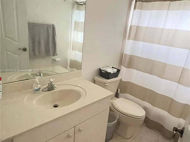 2914 NE 3rd Dr, Homestead FL 33033