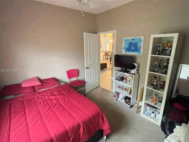 2914 NE 3rd Dr, Homestead FL 33033