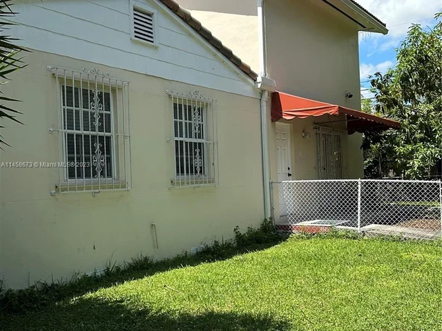 5251 SW 7th St, Miami FL 33134