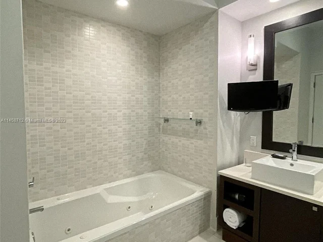 5300 NW 87th Ave # 1408, Doral FL 33178