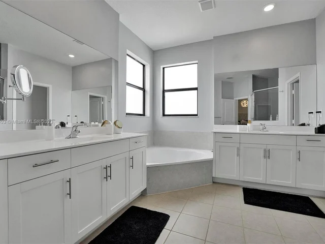 28458 SW 133rd Ct, Homestead FL 33033