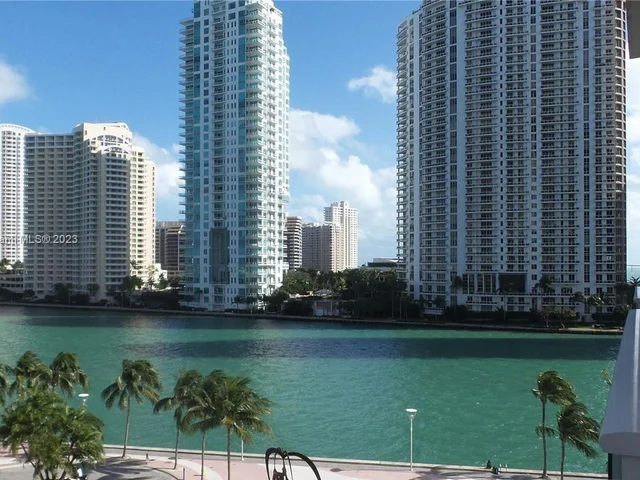 300 S Biscayne Blvd # 626, Miami FL 33131