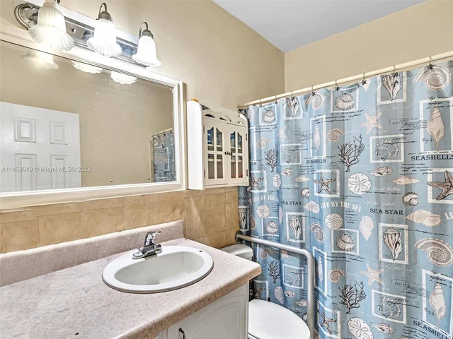 1499 NE 174th St, North Miami Beach FL 33162