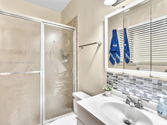 1499 NE 174th St, North Miami Beach FL 33162