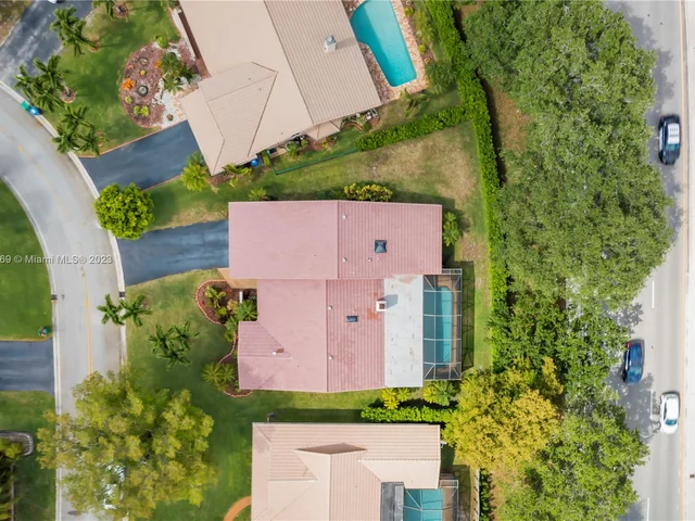 695 NW 107th Ln, Coral Springs FL 33071