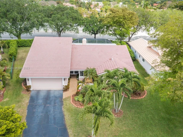 695 NW 107th Ln, Coral Springs FL 33071