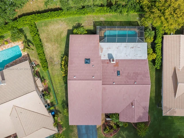 695 NW 107th Ln, Coral Springs FL 33071