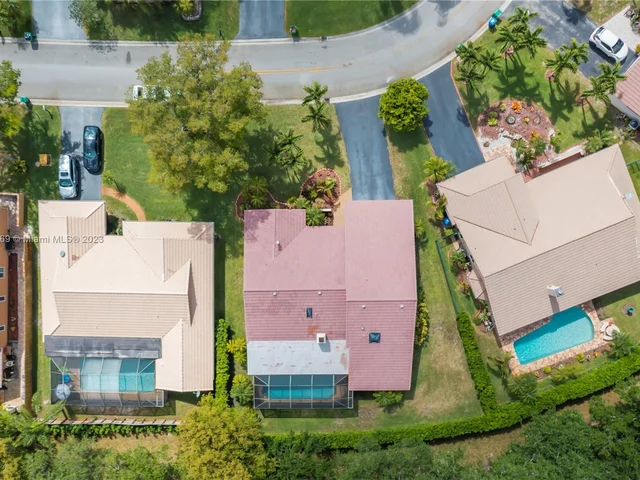 695 NW 107th Ln, Coral Springs FL 33071