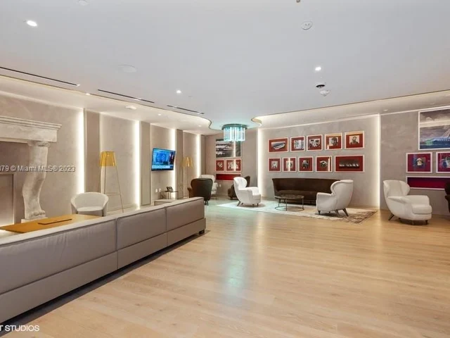 1000 Brickell Plaza # 4110, Miami FL 33130