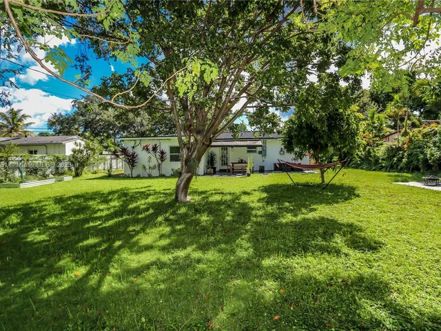 13220 NW 1st Ct, Miami FL 33168