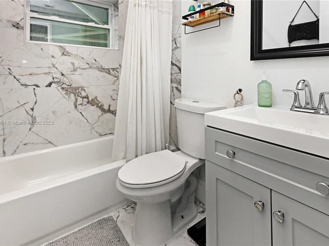 13220 NW 1st Ct, Miami FL 33168