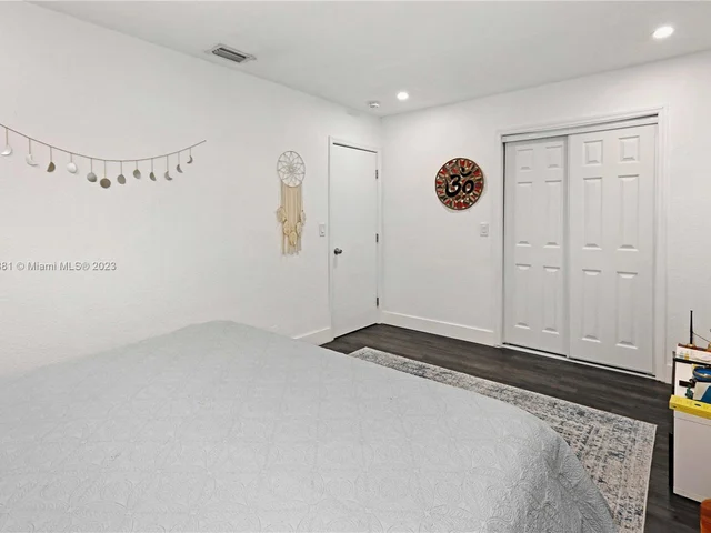 13220 NW 1st Ct, Miami FL 33168