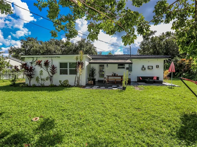 13220 NW 1st Ct, Miami FL 33168