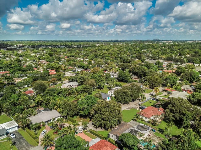 13220 NW 1st Ct, Miami FL 33168