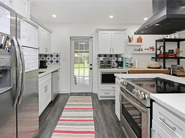 13220 NW 1st Ct, Miami FL 33168