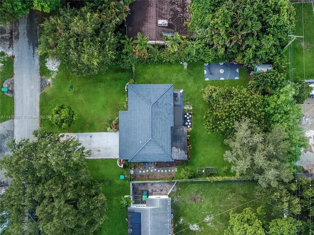 13220 NW 1st Ct, Miami FL 33168