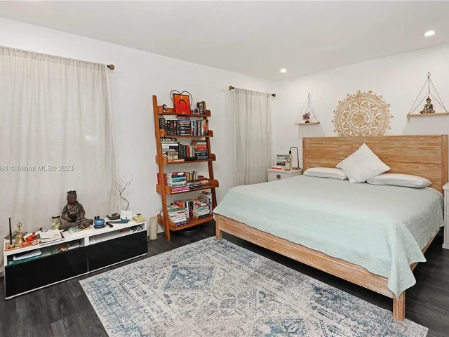 13220 NW 1st Ct, Miami FL 33168