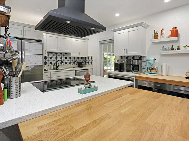 13220 NW 1st Ct, Miami FL 33168