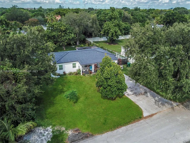 13220 NW 1st Ct, Miami FL 33168