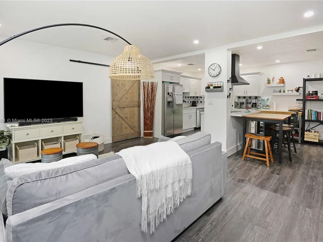 13220 NW 1st Ct, Miami FL 33168