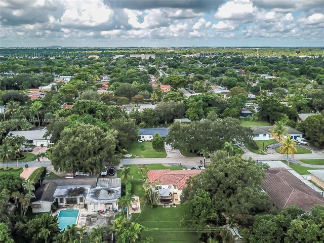 13220 NW 1st Ct, Miami FL 33168