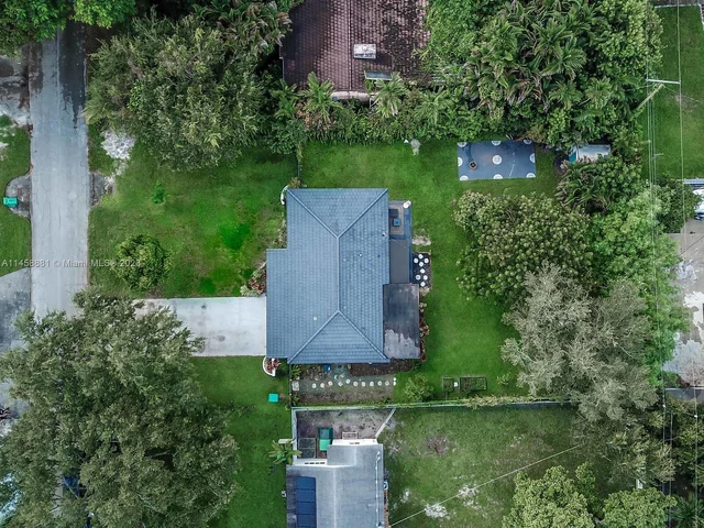 13220 NW 1st Ct, Miami FL 33168