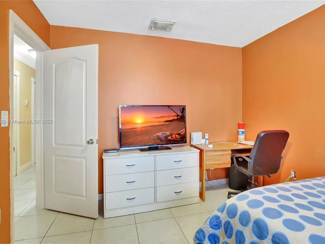 14969 SW 59th St, Miami FL 33193