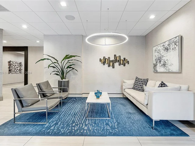 90 Edgewater Dr # 812, Coral Gables FL 33133