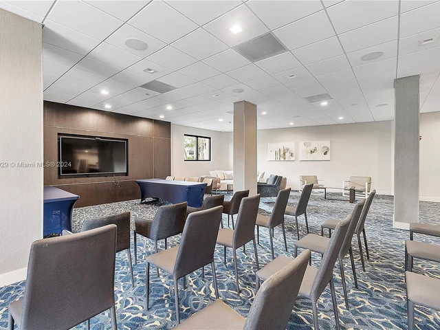 90 Edgewater Dr # 812, Coral Gables FL 33133