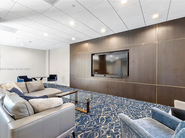 90 Edgewater Dr # 812, Coral Gables FL 33133